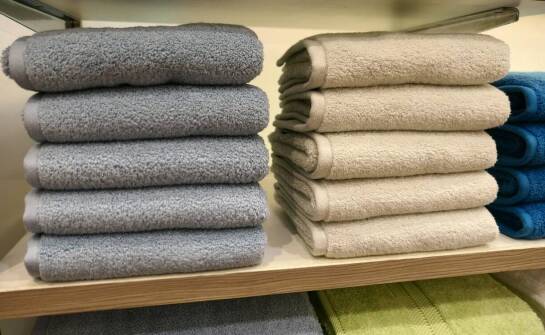 Przewodnik po wyborze idealnego pojemnika dla ręczników dla dużej rodziny