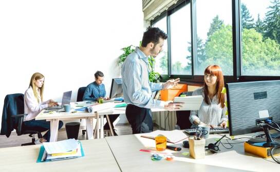 Kompleksowa obsługa logistyczna przez celną agencję: Co warto wiedzieć?