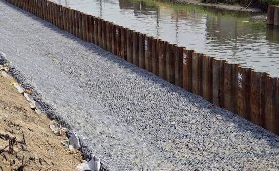 Wybór odpowiednich stalowych grodzic do projektów z zakresu ochrony przeciwpowodziowej