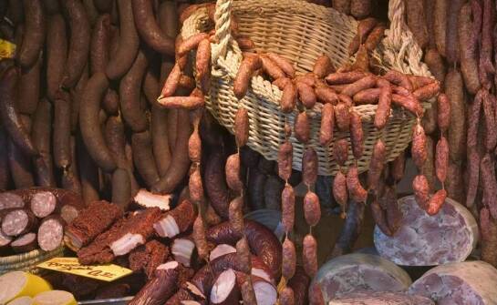 Tradycyjne wędliny z sierpeckiej masarni – co je wyróżnia?