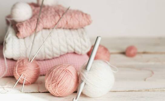 Nowości w ofercie kordonków do szydełkowania: co aktualnie proponują hurtownie?