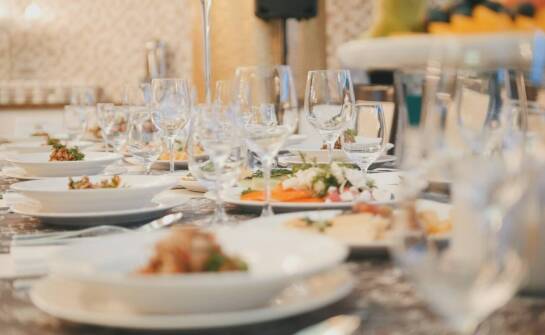 Wegetariańskie i bezglutenowe menu na chrzciny - co warto uwzględnić?