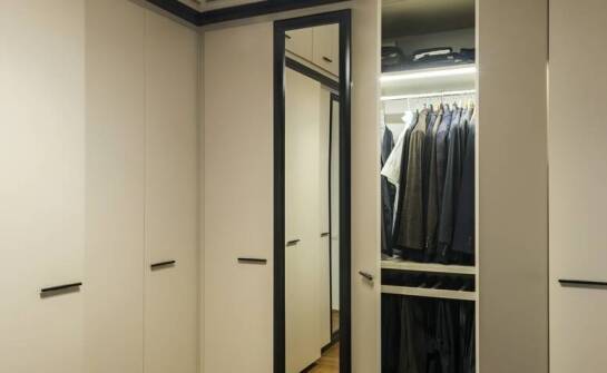 Kluczowe elementy w projektach online szaf na wymiar