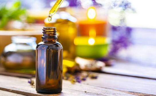 Surowce kosmetyczne: Wybór odpowiednich składników do unikalnych perfum