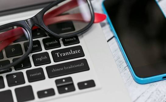 Przysięgłe tłumaczenie a legalizacja dokumentów na język łotewski