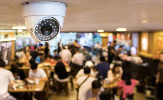 Zastosowanie zaawansowanych systemów monitoringu w centrach handlowych.