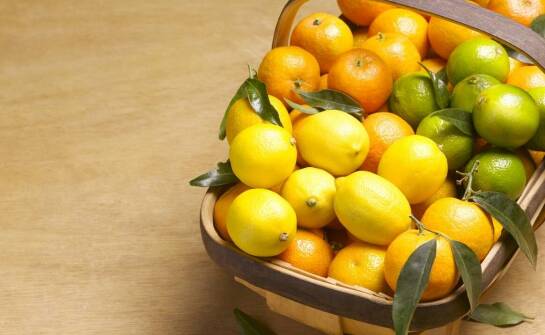 Dlaczego warto wybrać skrzynki z owocami dla pracowników?