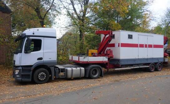 Kontenery sanitarne z prysznicem: praktyczne rozwiązanie dla organizatorów wydarzeń.