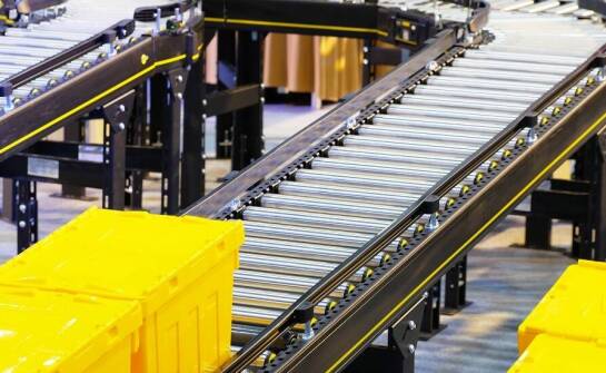 Wpływ bocznych falban na wydajność systemów transportujących