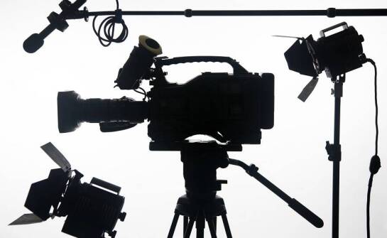 Wynajem sprzętu dla profesjonalistów: Jakie są najważniejsze techniczne aspekty?