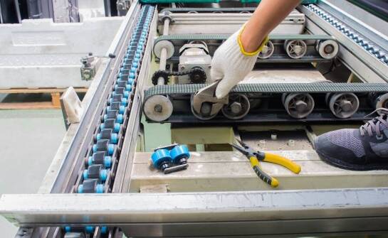 Jak całodobowy serwis naprawczy wpływa na niezawodność systemów transportowych?