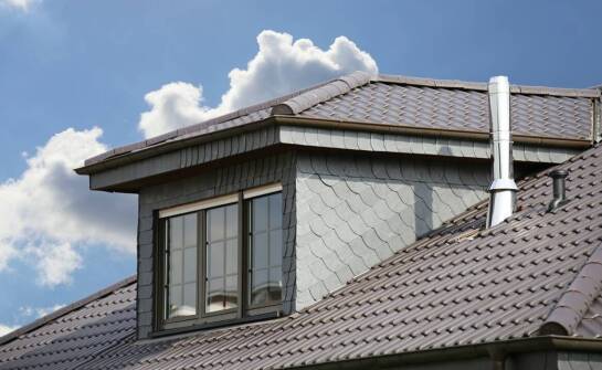 Koszty związane z wymianą dachowych opierzeń – co wziąć pod uwagę?