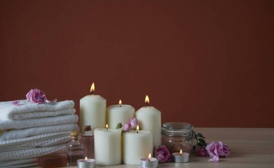 Jak szklane świece mogą wzbogacić wystrój wnętrz butikowych hoteli?