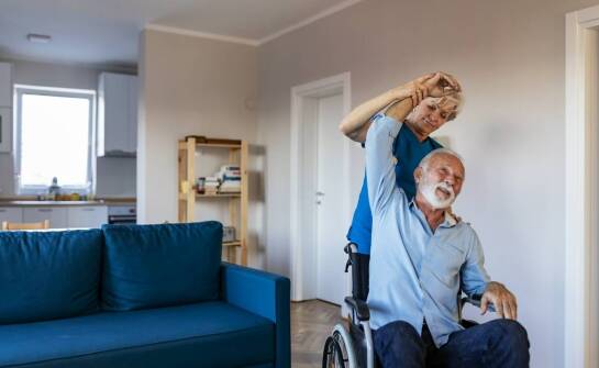 Domowa rehabilitacja a wsparcie dla osób z geriatrycznymi chorobami: co oferujemy?