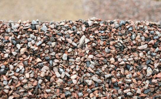 Jak różnorodność kruszyw wpływa na wybór budowlanych materiałów?