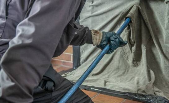 Jakie są najnowsze standardy w zakresie uszczelniania i frezowania kominów?