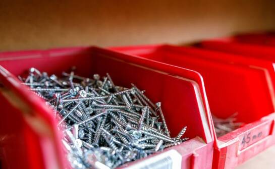 Wpływ przeładunkowych akcesoriów na wydajność operacji logistycznych