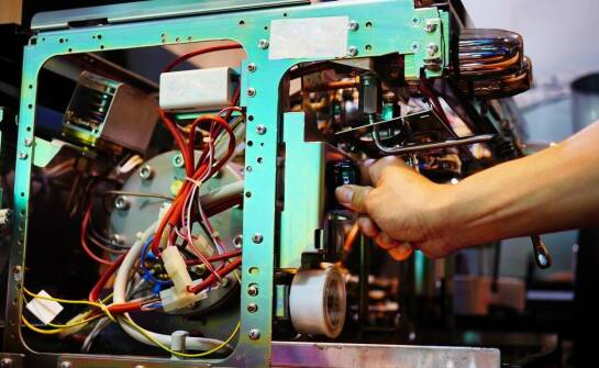 Jak często należy wymieniać części w ekspresach do kawy, aby uniknąć awarii?