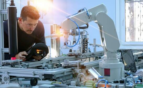 Rola serwisowania w utrzymaniu linii do automatyzacji procesów produkcyjnych