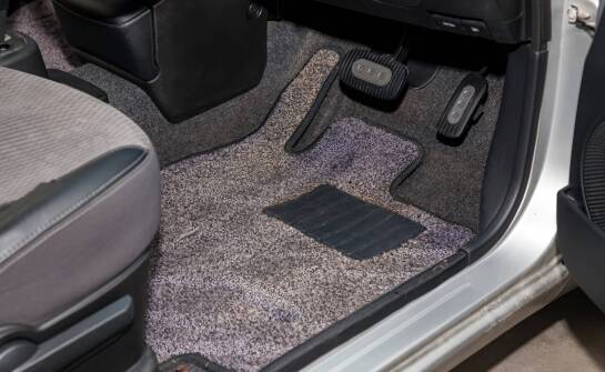 Lederfußmatten für Lkw – Eleganz und Funktionalität in der Fahrerkabine