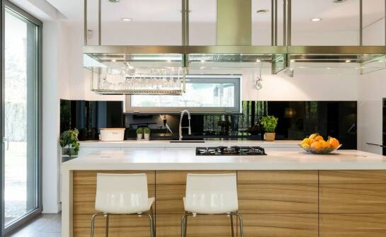 Profesjonalny montaż jako gwarancja trwałości kuchennych mebli