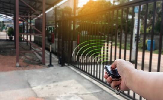 Systemy kontroli dostępu a automatyka do bram – co oferują?