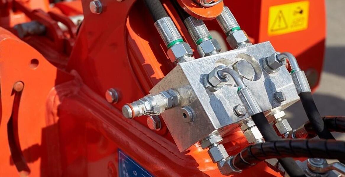 Jak techniczne doradztwo wspiera użytkowników hydraulicznych siłowników?