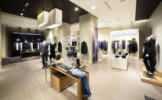 Wpływ najnowszych trendów na sprzedaż damskiej odzieży