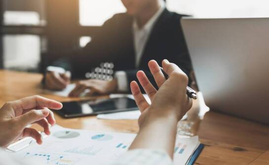 Konsultacje dotyczące podatkowych ulg – jak doradca może pomóc firmom?