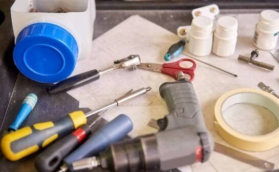 Jakie akcesoria są kompatybilne z rurami spalinowymi do gazowych piecyków?