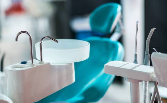 Implantologia a odbudowa zębów – jakie są stosowane nowoczesne metody?