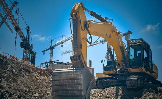 Jakie są najważniejsze aspekty bezpieczeństwa przy robotach ziemnych?