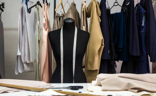 Jakie fasony sukienek dominują w modzie premium?