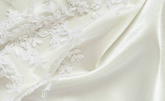 Rola aplikacji do naszycia w tworzeniu unikalnych wieczorowych kreacji