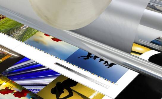 Jak ochronne lakiery wspierają trwałość nadruków na plastiku?