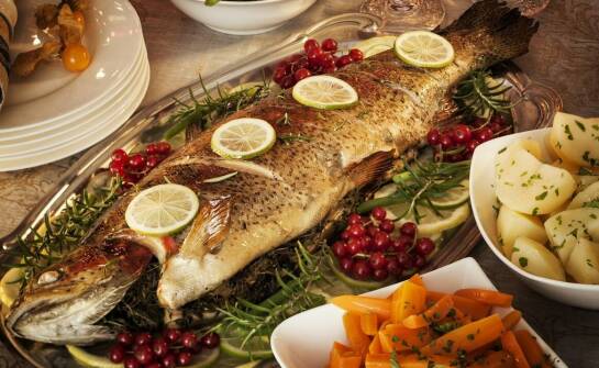 Tradycyjne receptury a nowoczesne trendy w przygotowywaniu morskich ryb