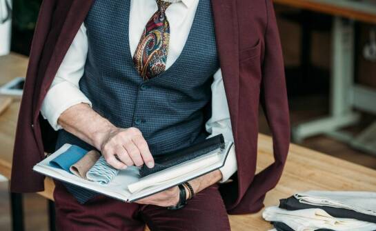 Jak ozdobne aplikacje mogą wpłynąć na unikalność firmowych uniformów?