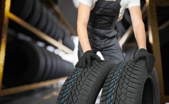 Dlaczego warto zlecić nam transport i odbiór opon?