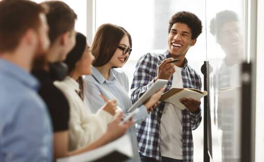 Jak społeczne treningi pomagają w integracji z rówieśnikami?