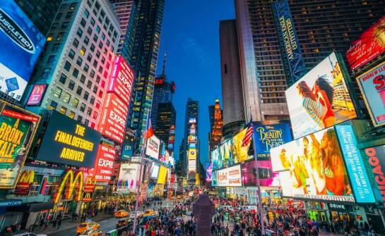 Jak dostosowanie grafiki i treści do lokalnego rynku wpływa na sukces reklamy?