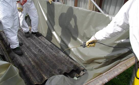 Jak edukacja wpływa na świadomość zagrożeń związanych z azbestem?