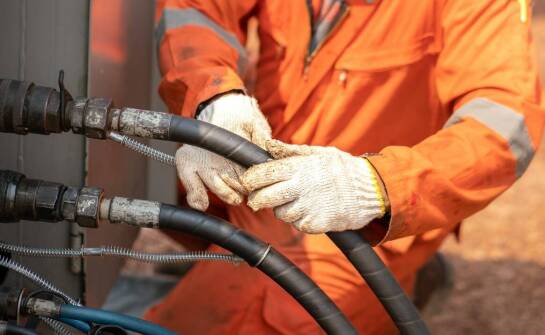 Proces instalacji i serwisowania urządzeń do głębinowych studni