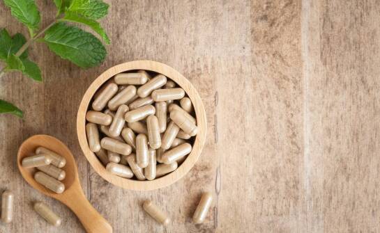 Preparaty na wzdęcia i zaparcia – jak wybrać skuteczne rozwiązania?