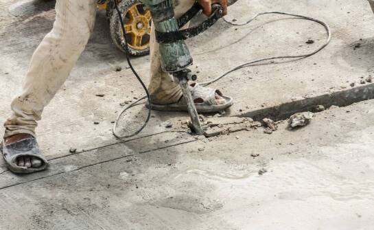 Jakie są najczęstsze zastosowania wiertnicy do betonu w budownictwie przemysłowym?