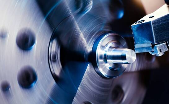 Wpływ skrawaniem obróbki na efektywność i trwałość maszyn