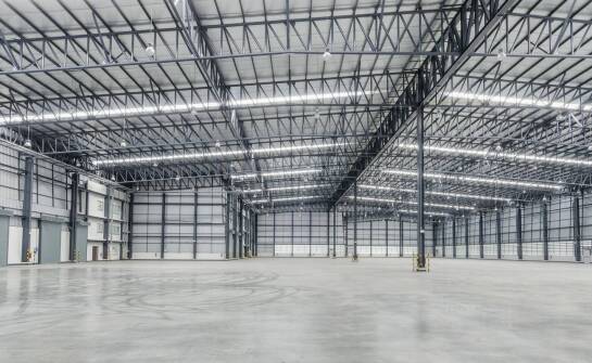 Przegląd finansowych korzyści z zastosowania nowoczesnych materiałów w budowie magazynowych hal