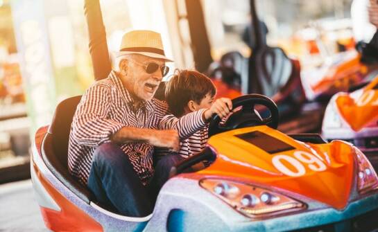 Czym różnią się urodzinowe pakiety na torze kartingowym?