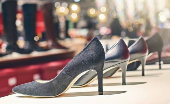 Jak wybrać sukienkę na biznesowe formalne spotkanie?