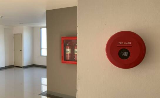 Kluczowe elementy skutecznego serwisu instalacji przeciwpożarowych w Twoim obiekcie.