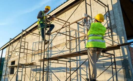 Modułowe rusztowania i ich zastosowanie w różnych typach inwestycji